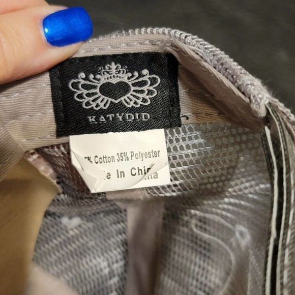 High Tides & Good Vibes Embroidered Trucker Hat - Picture 8 of 8